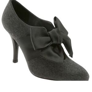Stuart Weitzman 'Bouffant' Gray Flannel Satin Bow High Heeled Bootie Sz 8